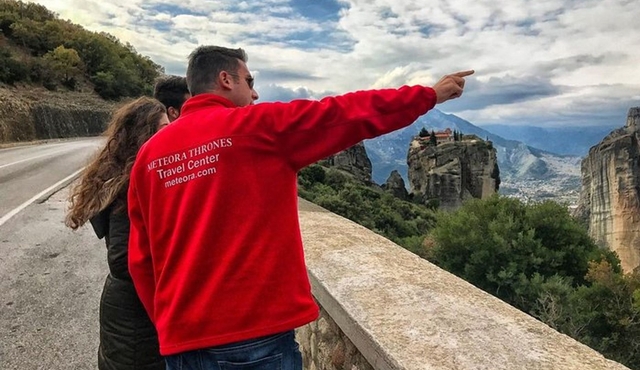 Höhepunkte der Stadt Meteora: Zug‐zu‐Zug‐Tour mit spanischem Reiseleiter