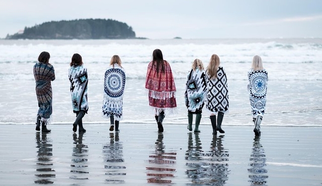 Séance photo de vacances privées à Tofino avec un photographe local