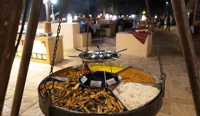 Dubai Royal Dinner, entretenimiento y comida