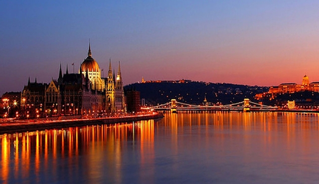 Dinner & Cruise mit Live‐Musik