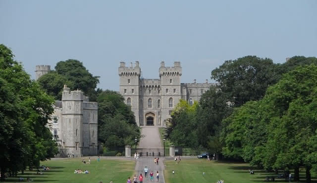 Windsor Stonehenge Winchester Private Tour with Entry Passes