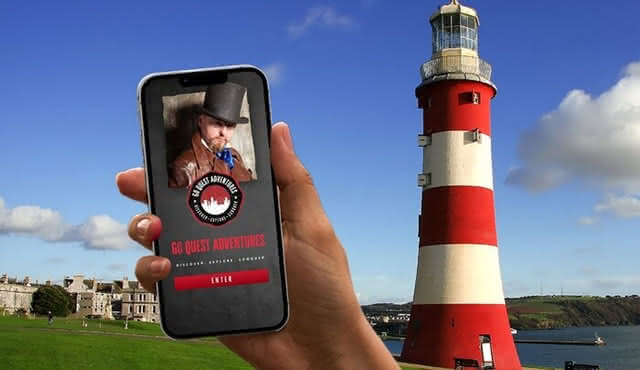 Plymouth: Self Guided City Walk and Interactive Treasure Hunt
