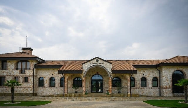 Un assaggio di primavera: esperienza enogastronomica a Villa Velis