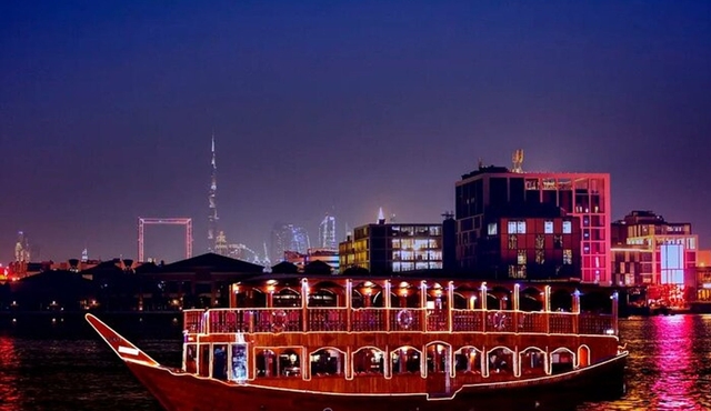 Dubai Creek Dinner Cruise con traslados