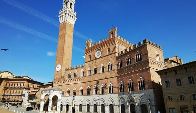 From Florence: San Gimignano, Siena & Monteriggioni Private Tour