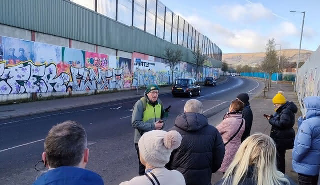 Tour dei Belfast Troubles: pareti e ponti