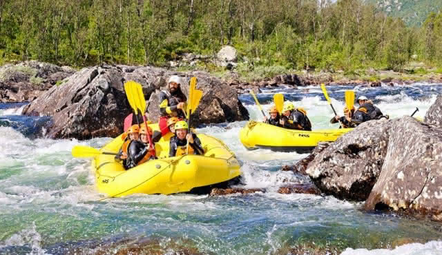 Rafting per famiglie adatto ai bambini a Dagali vicino a Geilo, Norvegia