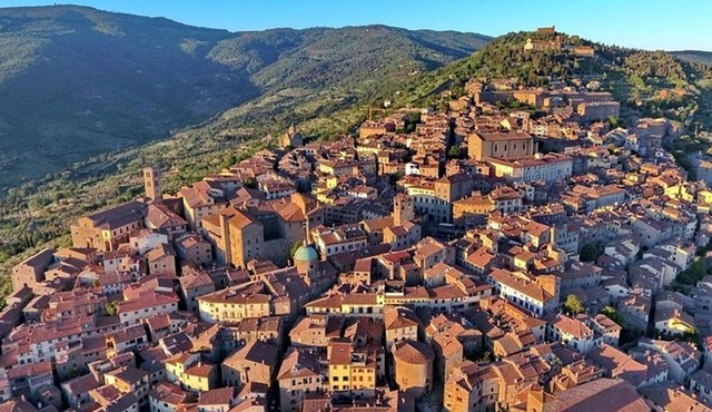 Private Cortona Day Trip from Rome