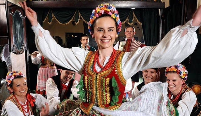 Folk Show: Music, Dance & Dinner