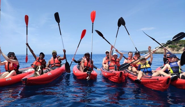 Lunchtime kayak guided tour from Bandol to Calanque