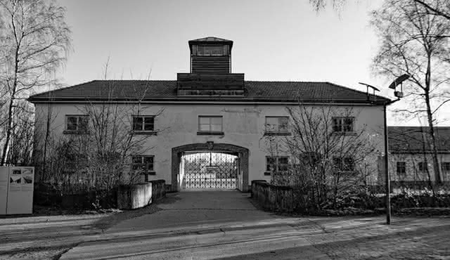 Öffentliche Führung durch die Gedenkstätte Dachau