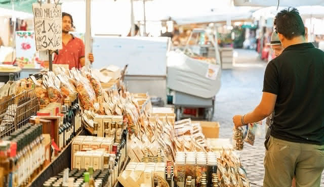 Small Group Market tour and Dining Experience at a Cesarina's home in Todi