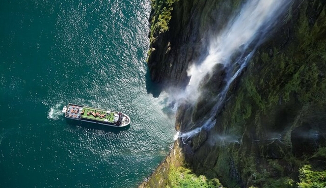 Epic Milford Guided Tour from Te Anau