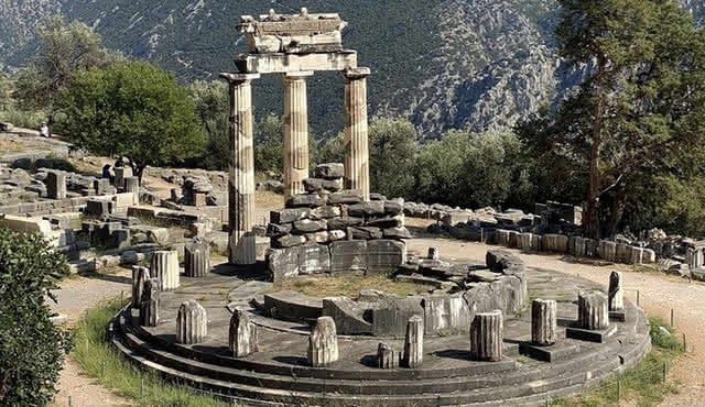 Dream Delphi Day Tour