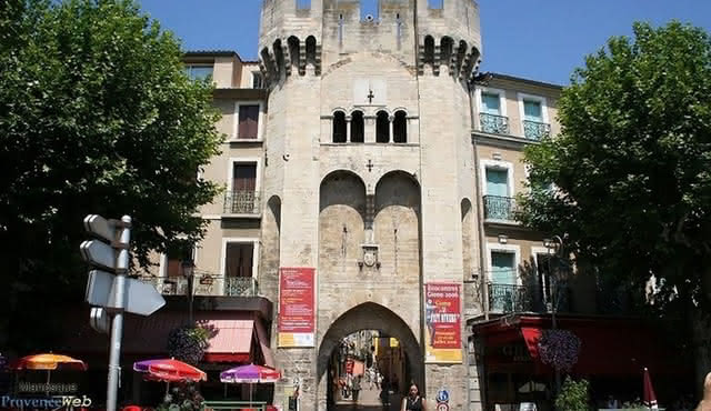 Gita giornaliera privata a Manosque Valensole Moustiers Ste Marie e al Lago Ste Croix da Nizza