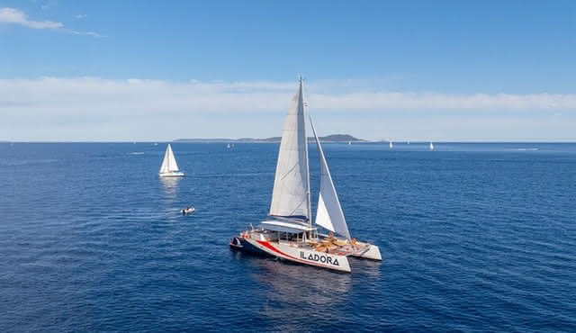 Atardecer Catamarán Presqu'île de Giens Hyères