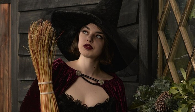 Olde Salem Village Hexe Fotoshooting