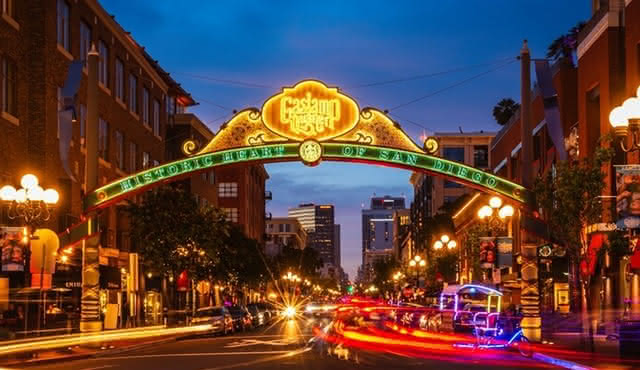 Visite guidée à pied de San Diego Horton Plaza