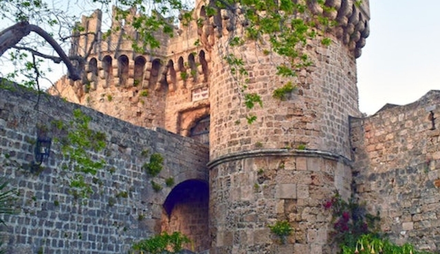 Palacio del Gran Maestre de los Caballeros de Rodas: Entrada + Guía digital