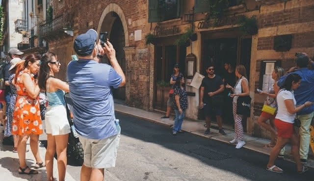 Visite guidée à pied de Vérone avec billet coupe‐file pour l'Arena