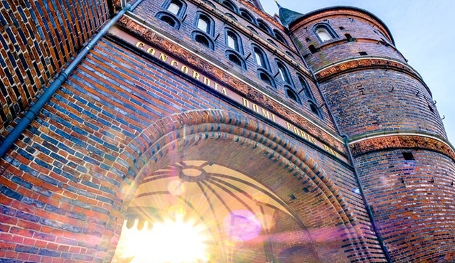 Lübeck: Old Town Highlights Private Walking Tour