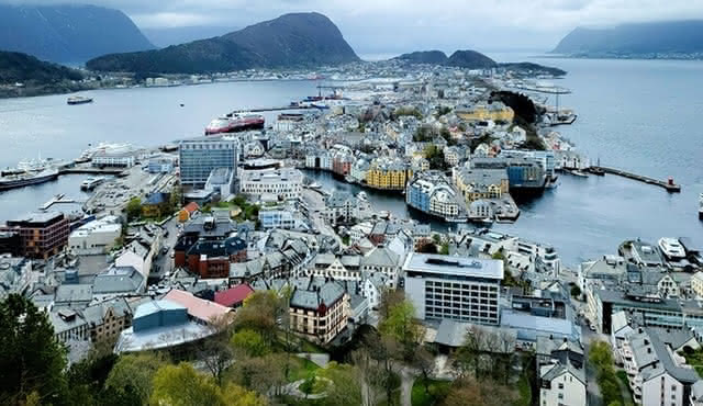 Ålesund Two Hour Walking City Tour