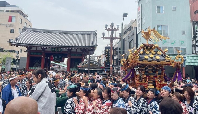 Experiencia Tokyo Asakusa Sanja Festival