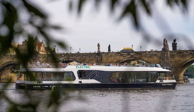 Prague one‐hour cruise