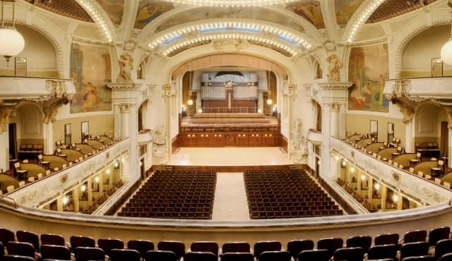 Le quattro stagioni di Vivaldi nella sala Smetana