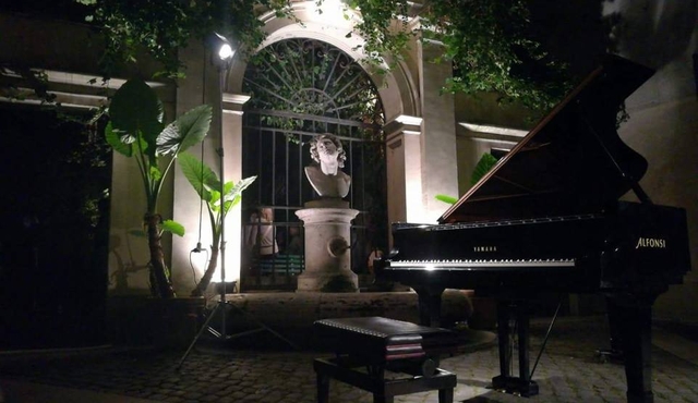 Al aire libre: Concierto y vino en el Palazzo Antonelli