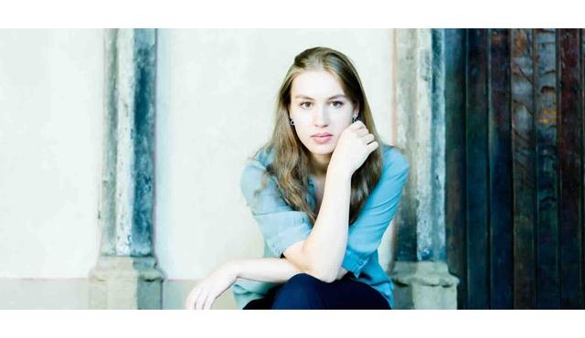 Lucie Horsch et l'Orchestre de chambre du Concertgebouw : Bach