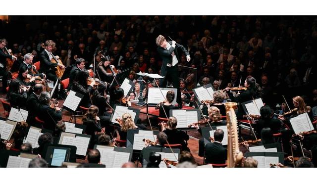 Concertgebouw Orkestrası'ndan Önemli Eserler: Klaus Mäkelä, Dvořák'ın 7. Senfonisi'ni yönetiyor